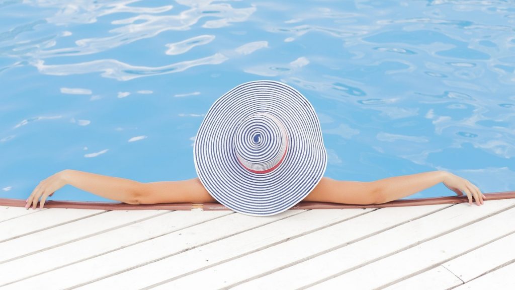 Acheter un abri pour votre piscine afin de préparer l'été !